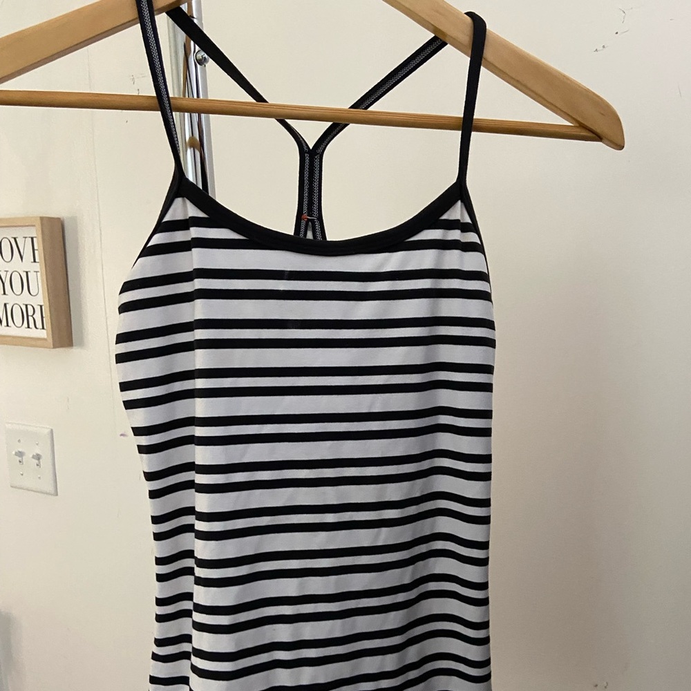 Lululemon Size 4 Power Y Tank Striped